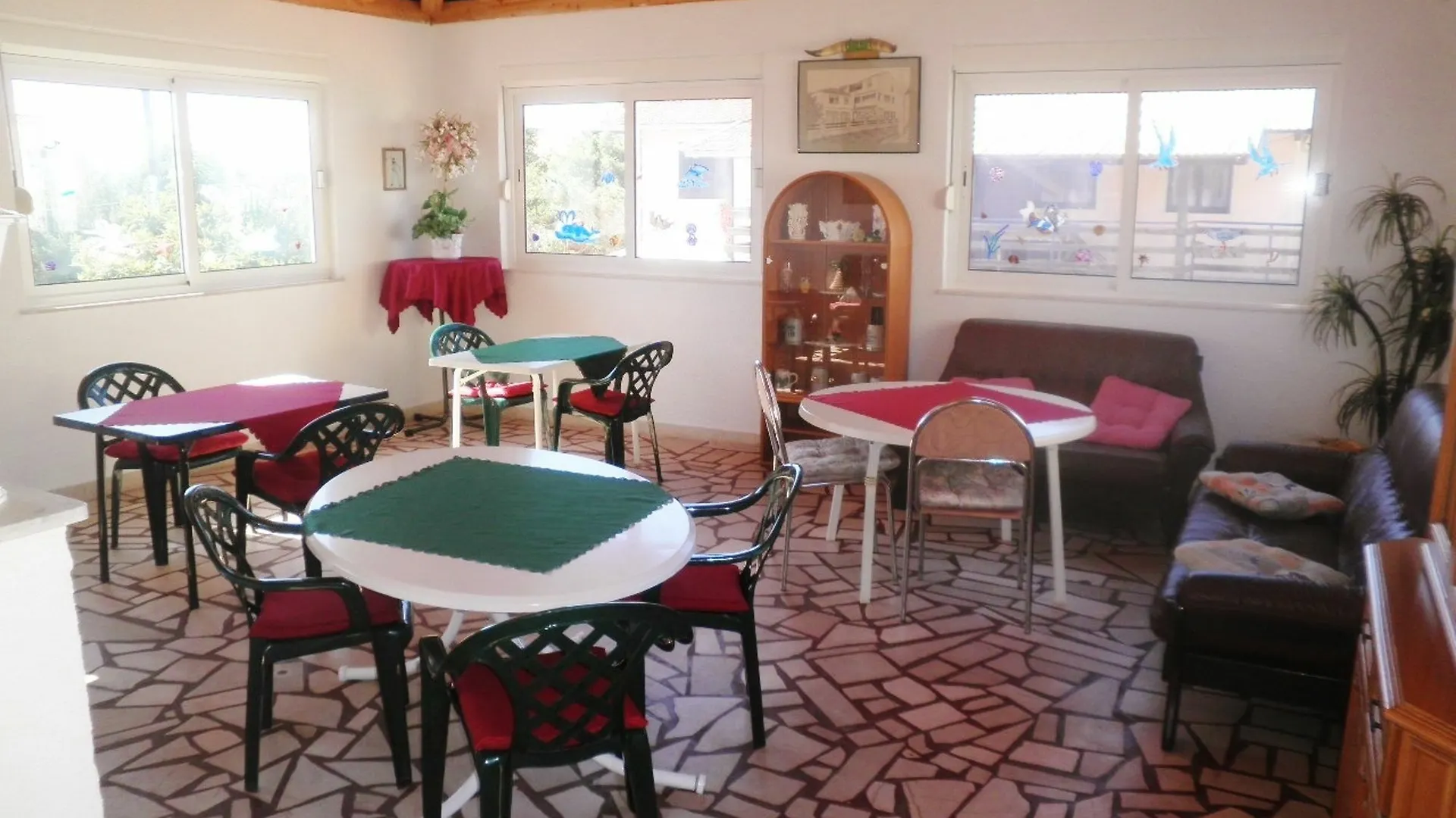 Studio In Gornje Petrcane, With Wonderful Sea View And Enclosed Garden Kroatië
