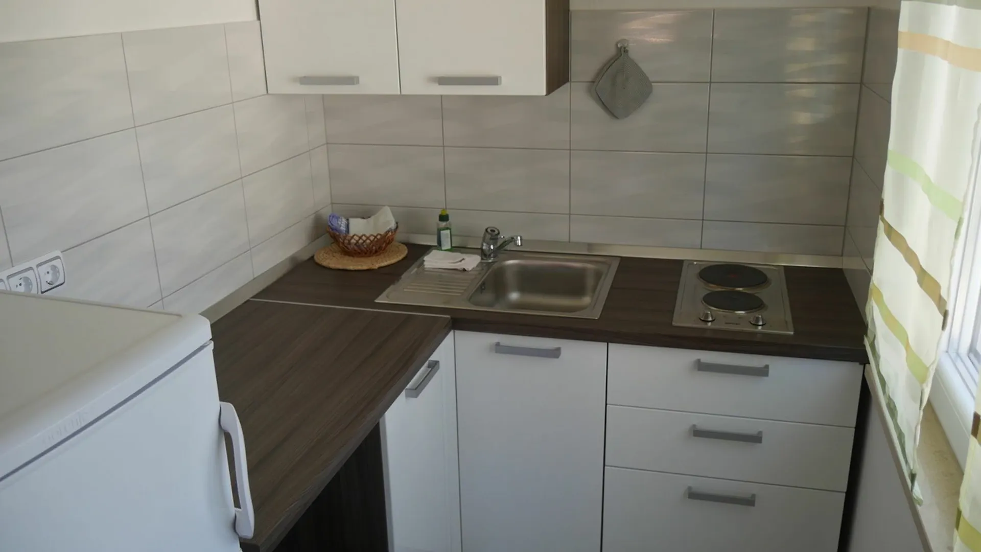 Studio In Gornje Petrcane, With Wonderful Sea View And Enclosed Garden 0*, Petrcane